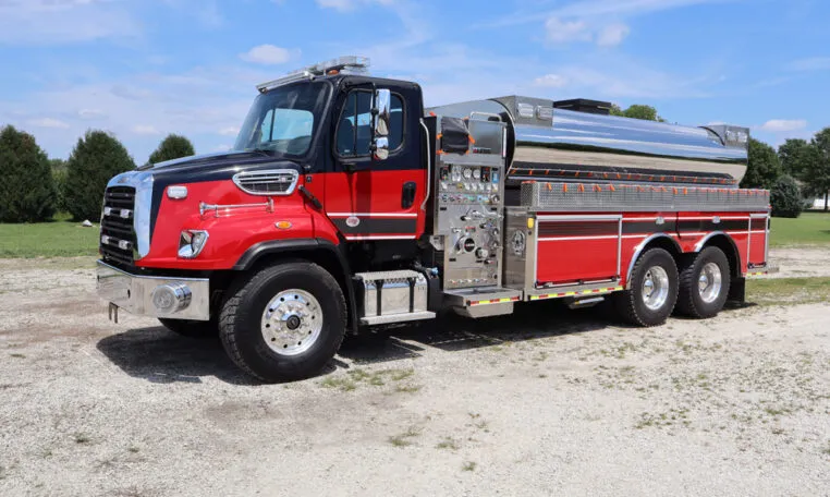 3000 GALLON TANKER #2594